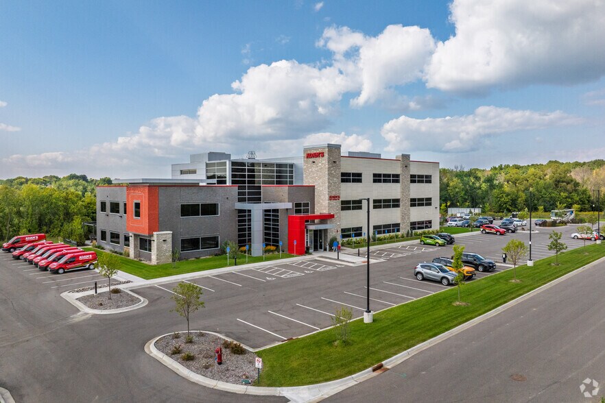 Primary Photo Of 2900 Eagle Bluff Cir, Medina Office For Lease