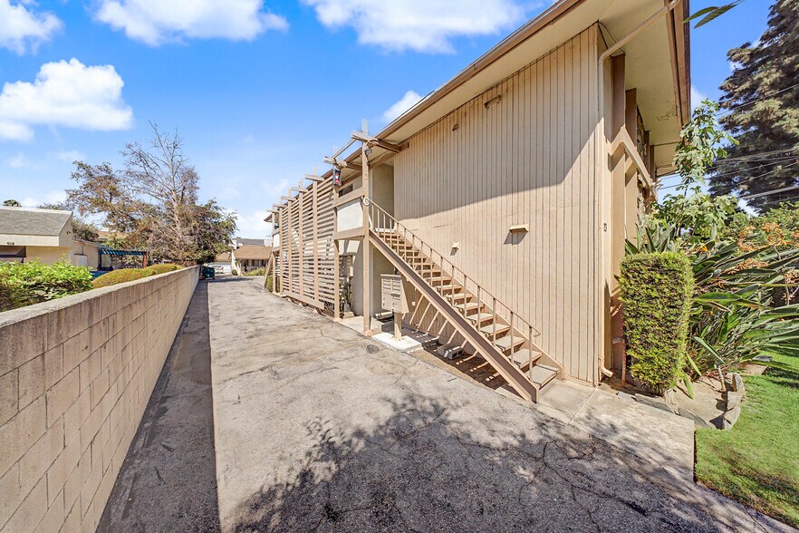 More Photos Of 2521-2523 S 6th Ave, Arcadia Apartments For Sale