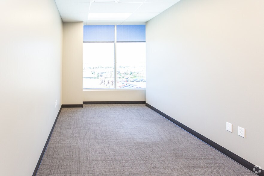 More Photos Of 2901 W Bluegrass Blvd, Lehi Office For Lease