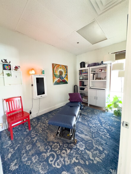 More Photos Of 77682 Country Club Dr, Palm Desert General Retail For Sale