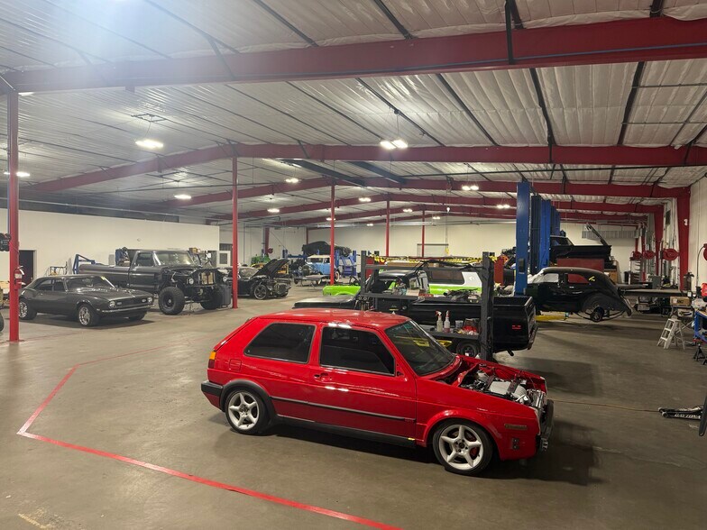 More Photos Of 5919 Jessamine St, Houston Warehouse For Lease