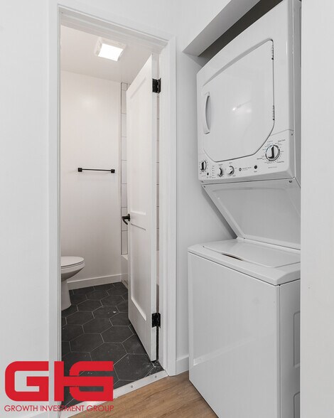 More Photos Of , Pasadena Multifamily For Sale