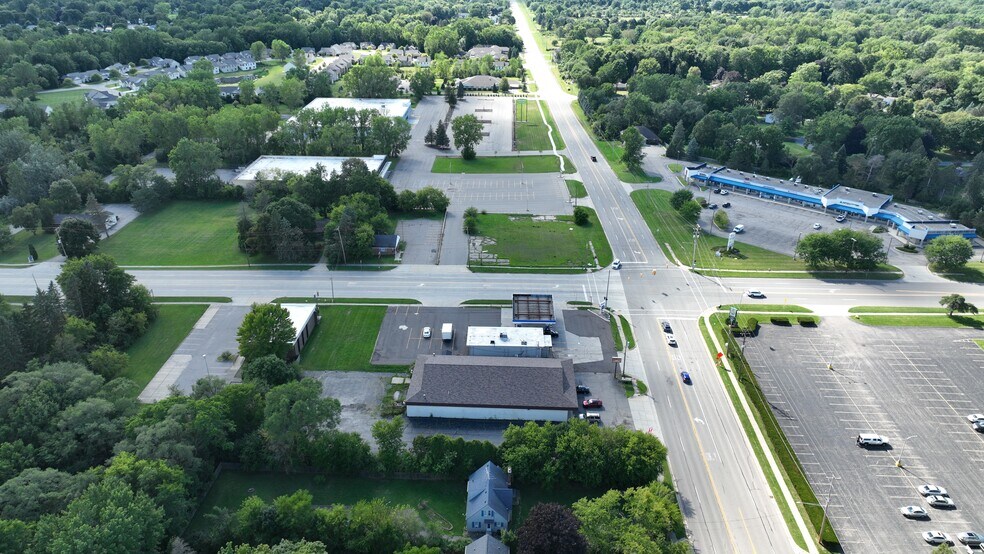 More Photos Of 6020 Davison Rd, Burton Freestanding For Lease