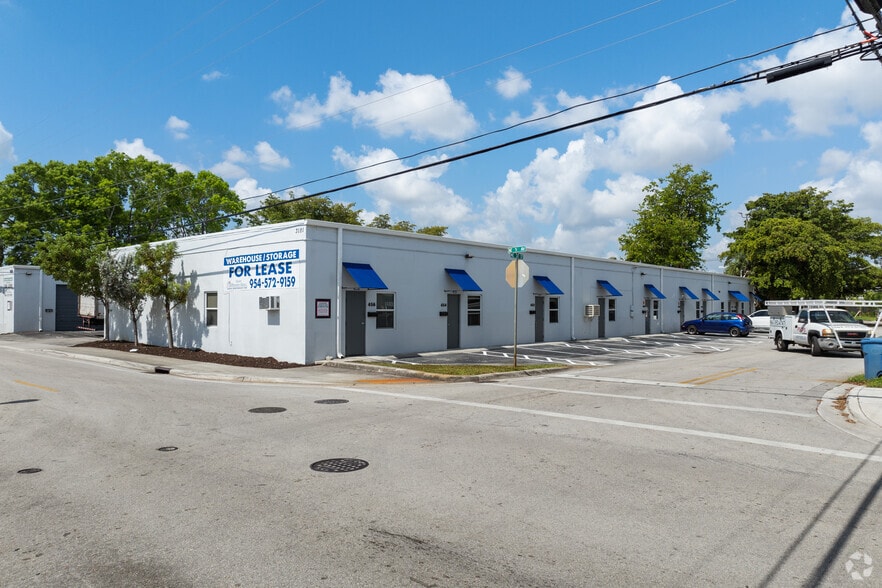 Primary Photo Of 3161-3181 NE 5th Ave, Oakland Park Warehouse For Lease