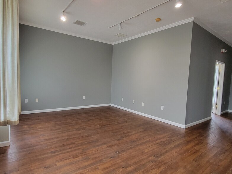 More Photos Of , McKees Rocks Unknown For Sale