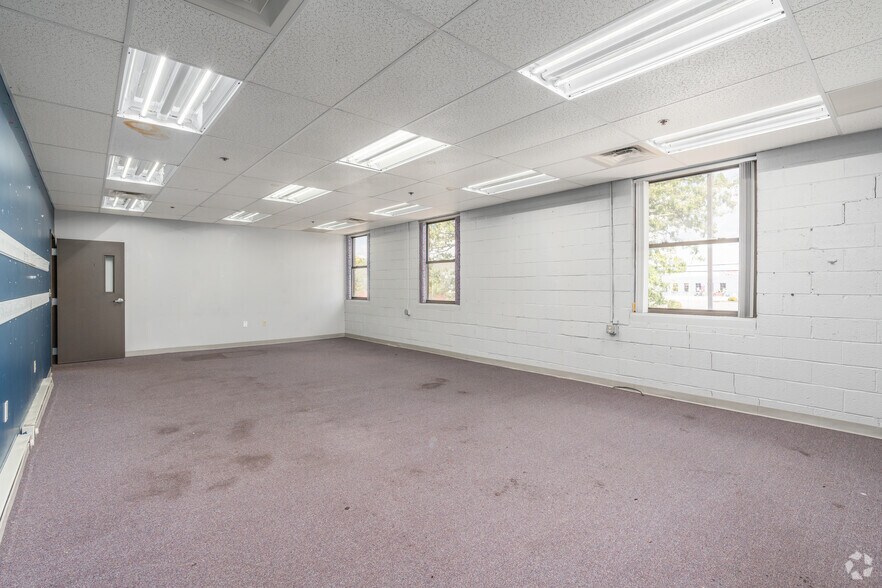 More Photos Of 600 S Poplar St, Hazleton Service For Lease