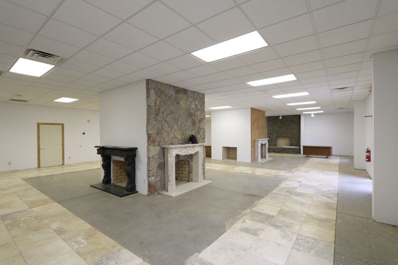 More Photos Of 107 Ben Hamby Ln, Greenville Light Distribution For Lease