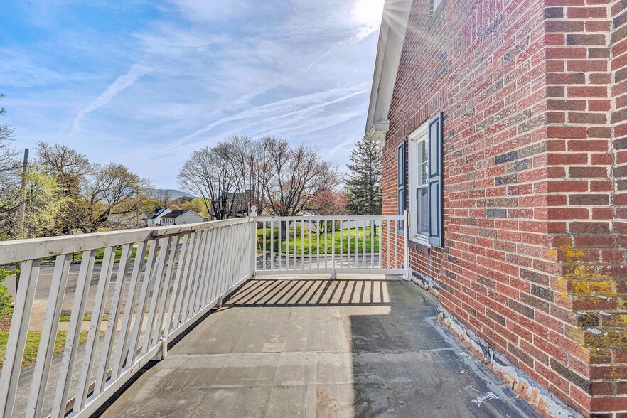 More Photos Of 5034 Williamson Rd NW, Roanoke Office For Lease