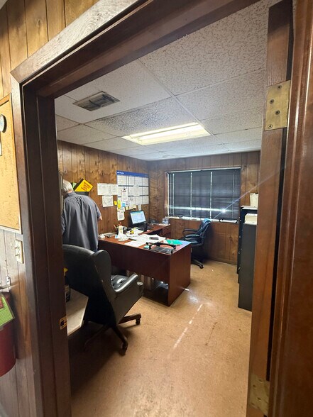 More Photos Of , Shreveport Flex For Sale
