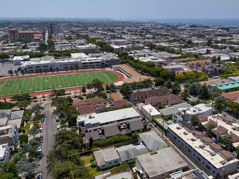 More Photos Of 938 15th St, Santa Monica Apartments For Sale