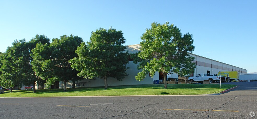 More Photos Of 1277-1295 Spice Islands Dr, Sparks Warehouse For Lease