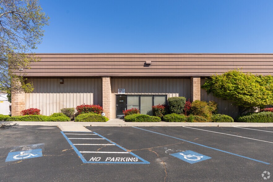 More Photos Of 105 W Dakota Ave, Clovis Industrial For Sale