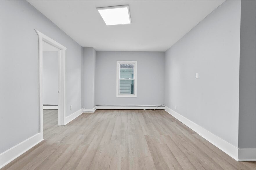 More Photos Of 746 Maple St, Bridgeport Apartments For Sale