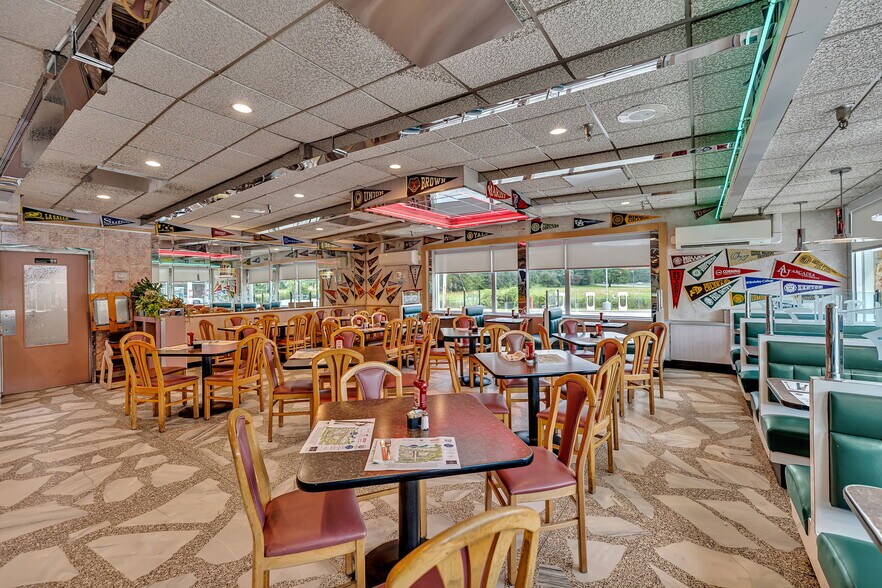 More Photos Of 1908 Old Route 17, Roscoe Restaurant For Sale