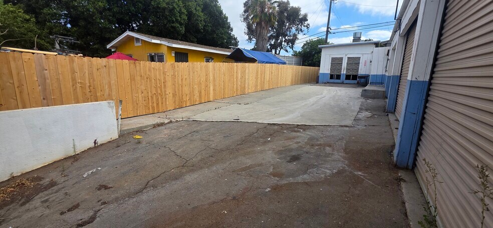 More Photos Of 3814 Acacia St, San Diego Auto Repair For Sale