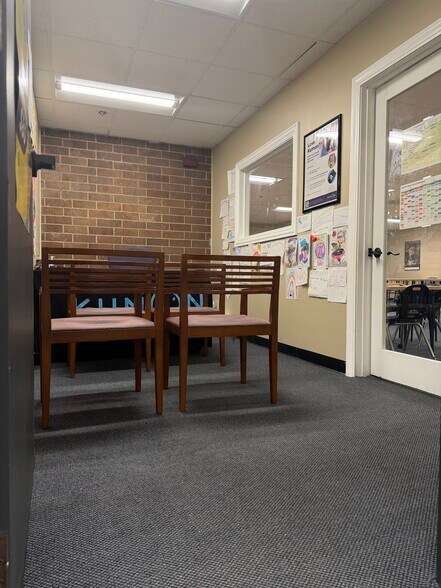 More Photos Of 5100 Main St, Downers Grove Medical For Lease