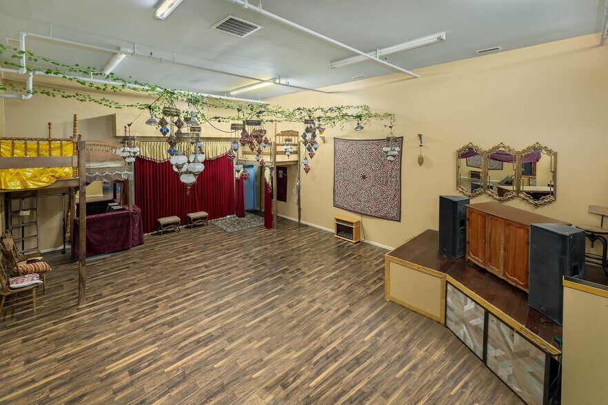 More Photos Of 12150 Charles Dr, Grass Valley Warehouse For Sale