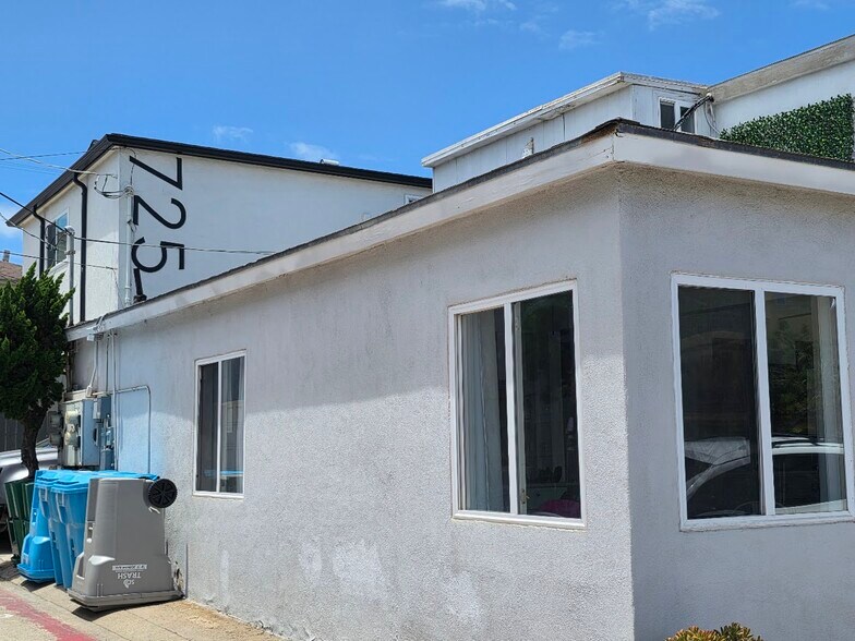 More Photos Of 3364-3370 Mission Blvd, San Diego Apartments For Sale