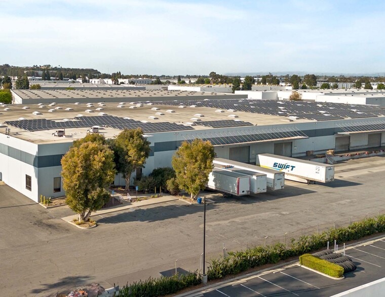 More Photos Of 20903 S Maciel Ave, Carson Warehouse For Lease