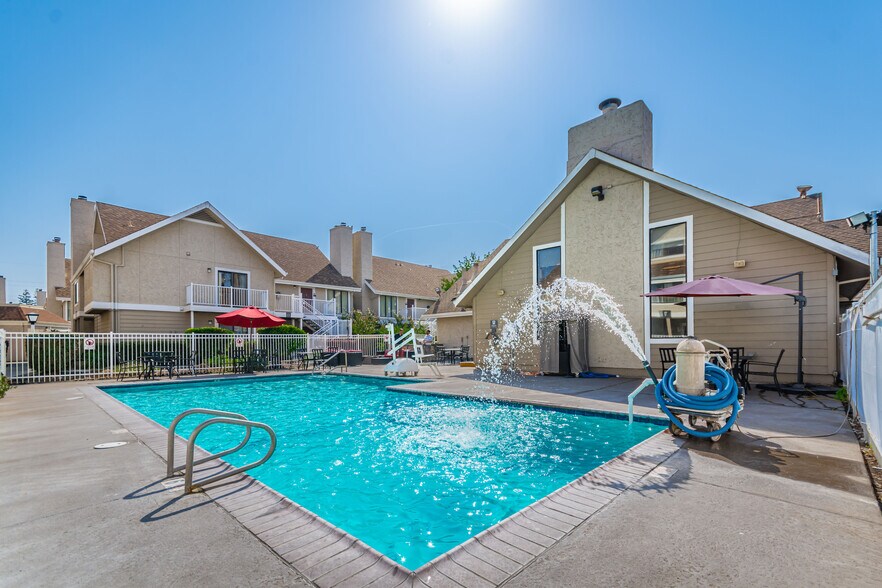 More Photos Of 1530 Howe Ave, Sacramento Hotel For Sale