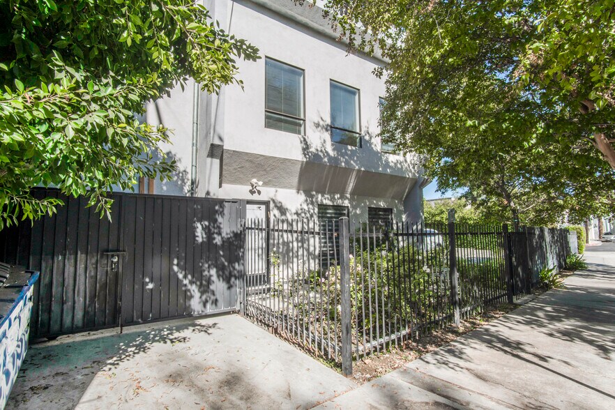 More Photos Of 18709 Topham St, Tarzana Loft Creative Space For Sale