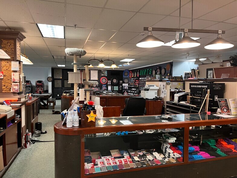 More Photos Of 5585 University Blvd W, Jacksonville Storefront Retail Office For Sale