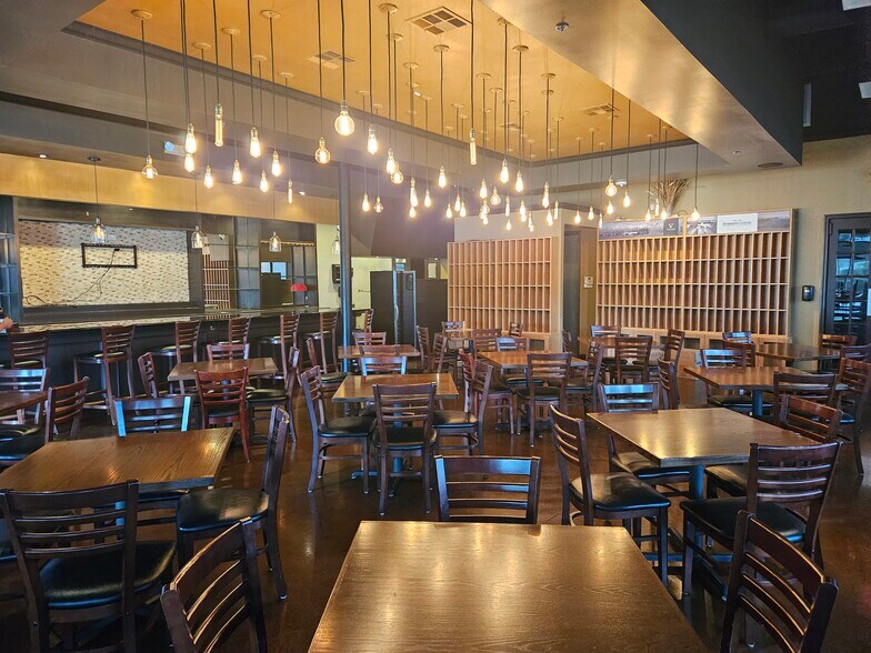Primary Photo Of 8400 Katy Fwy, Houston Unknown For Lease