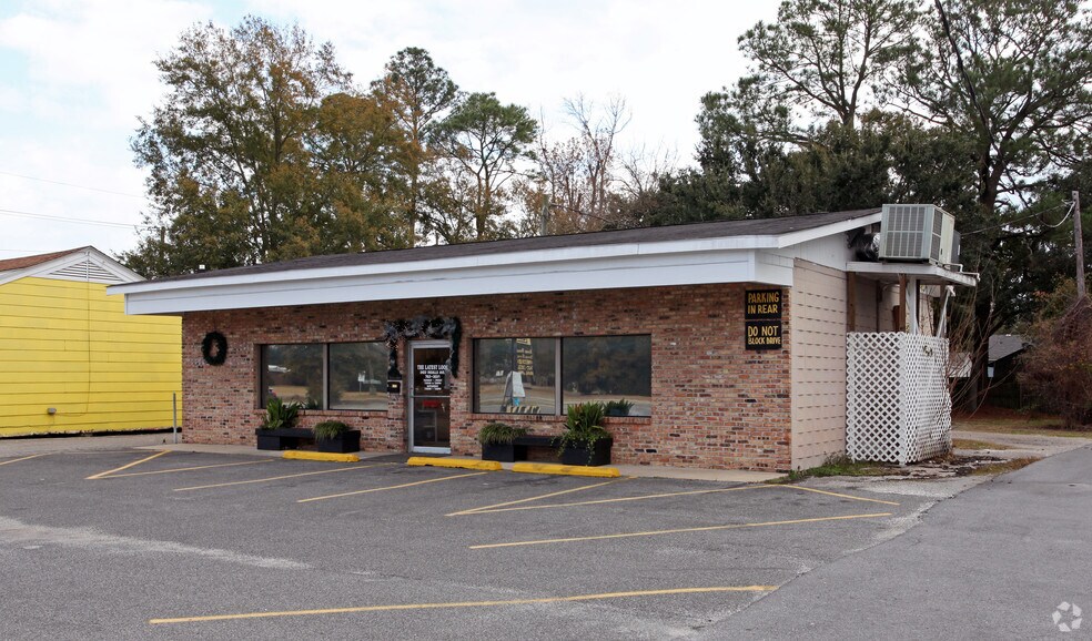Primary Photo Of 2422 Ingalls Ave, Pascagoula Freestanding For Sale