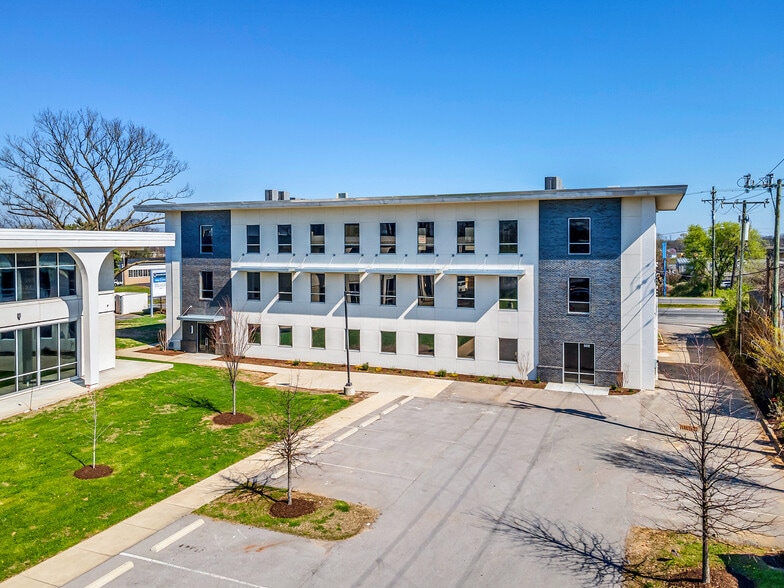 Primary Photo Of 602 Hill Ave, Nashville Medical For Sale