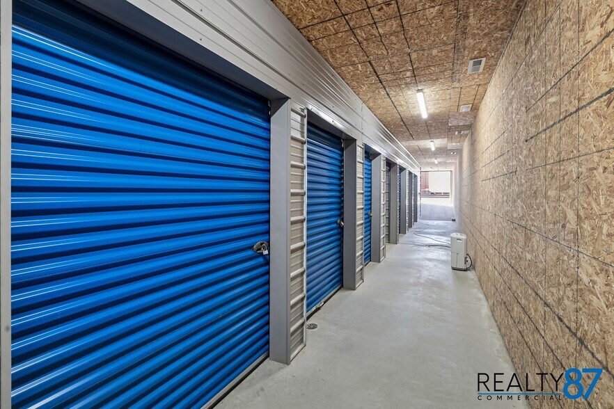 More Photos Of 807 12th st, Belle Plaine General Retail For Sale