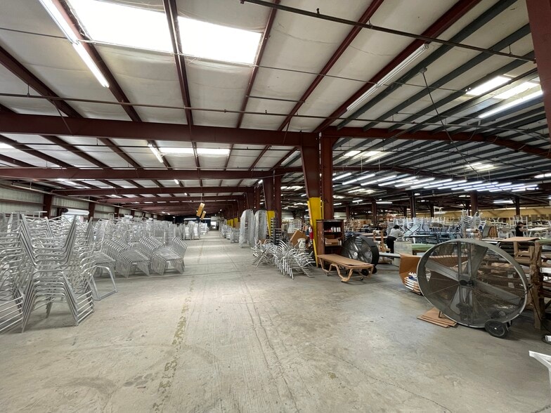 More Photos Of 2150 Whitfield Ave, Sarasota Warehouse For Lease