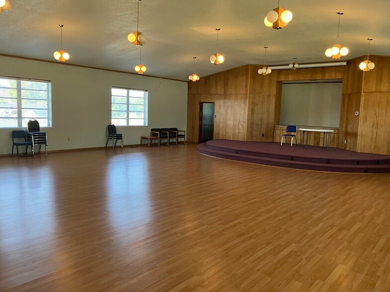 More Photos Of 1508 S 9th St, Ironton Lodge Meeting Hall For Sale