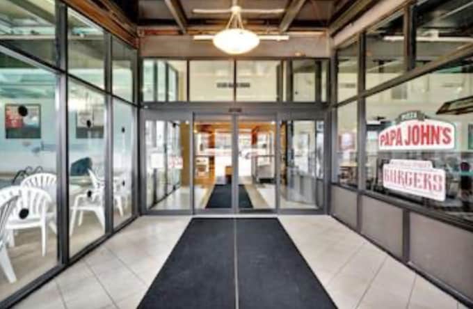 More Photos Of 240 Rainbow Blvd, Niagara Falls Hospitality For Sale