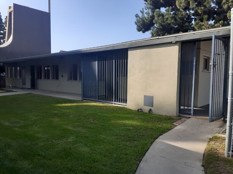 Primary Photo Of 5840 La Tijera Blvd, Los Angeles Schools For Lease