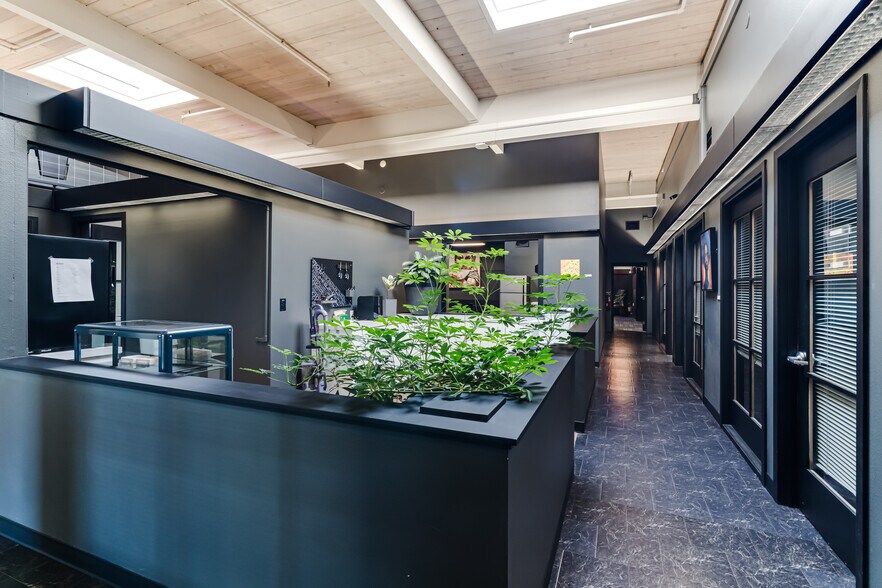 More Photos Of 30 E Broadway, Eugene Office For Sale