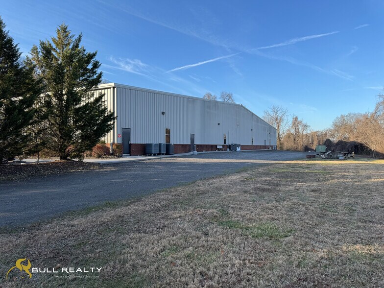 More Photos Of 2600 Western Ave, Knoxville Office For Sale