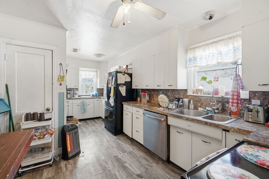 More Photos Of 1901 Cedar Crest Dr, Abilene Multifamily For Sale