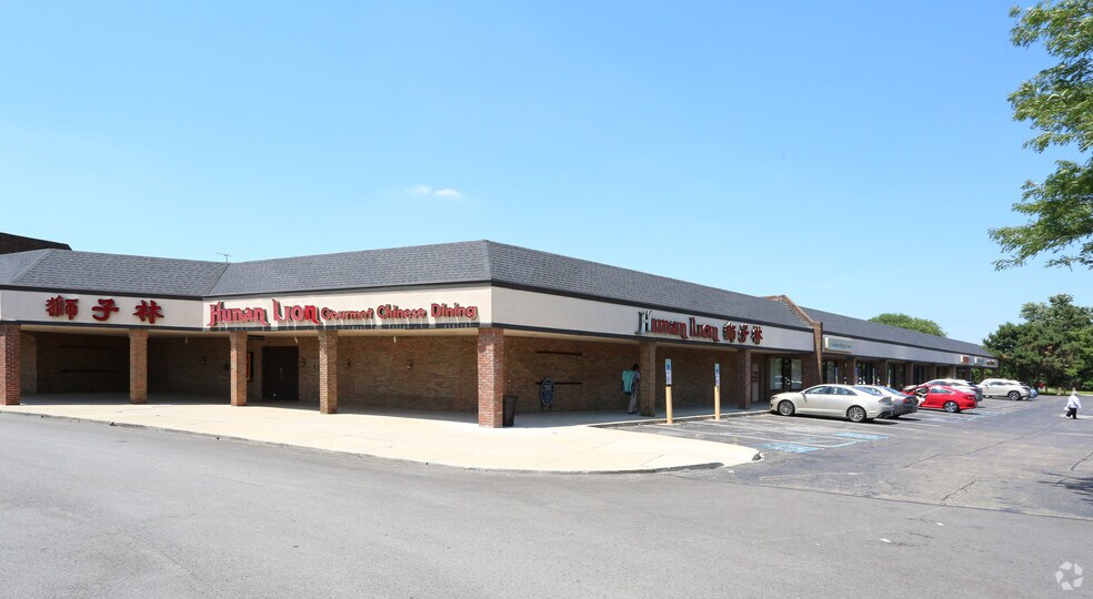 More Photos Of 2002-2070 Crown Plaza Dr, Columbus General Retail For Lease