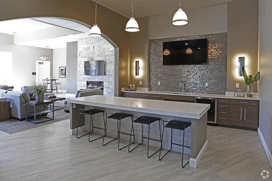More Photos Of 10225 City Walk Dr, Woodbury Apartments For Sale