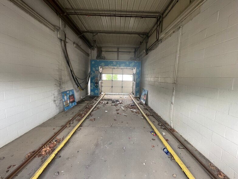 More Photos Of 105 Ohio St, Johnstown Carwash For Sale