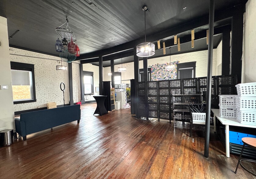 More Photos Of 37 E Main St, Buford Storefront Retail Office For Sale
