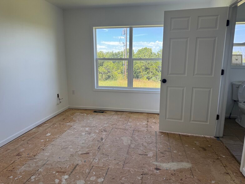 More Photos Of 13450 S Topeka Ave, Carbondale Apartments For Sale