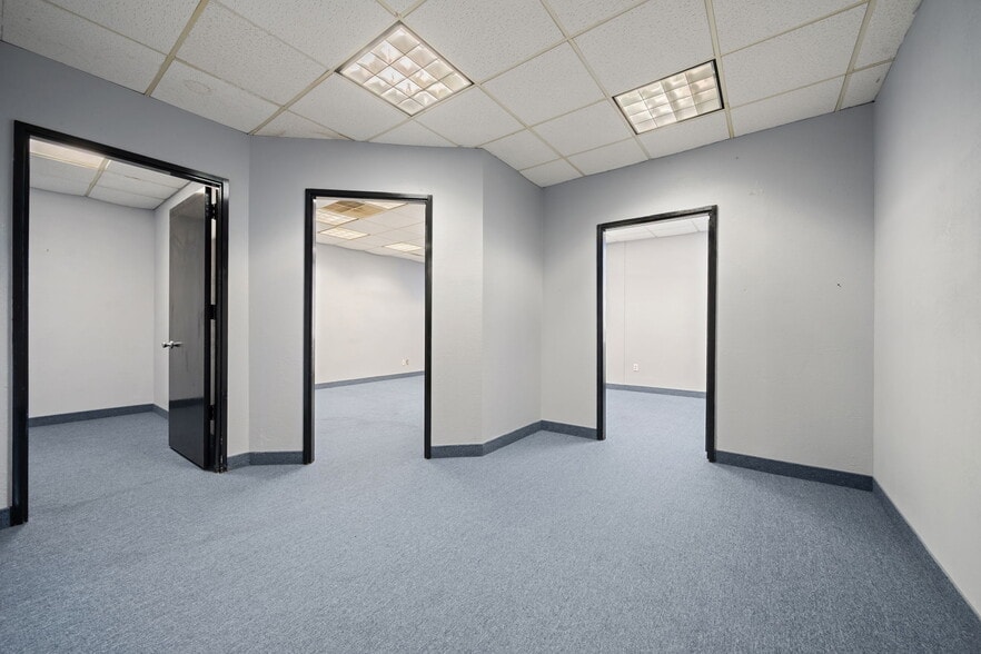 More Photos Of 1925 E Belt Line Rd, Carrollton Office For Lease