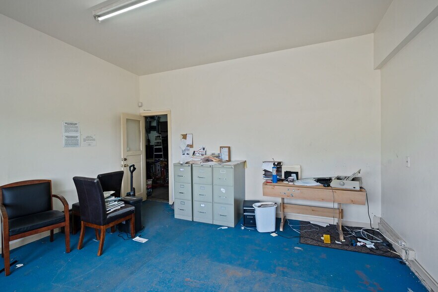 More Photos Of 18781 N Highway 1, Fort Bragg Flex For Sale