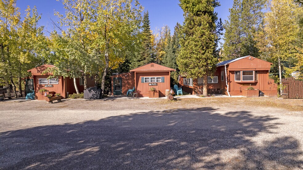 More Photos Of 225 N Geyser St, West Yellowstone Hotel For Sale