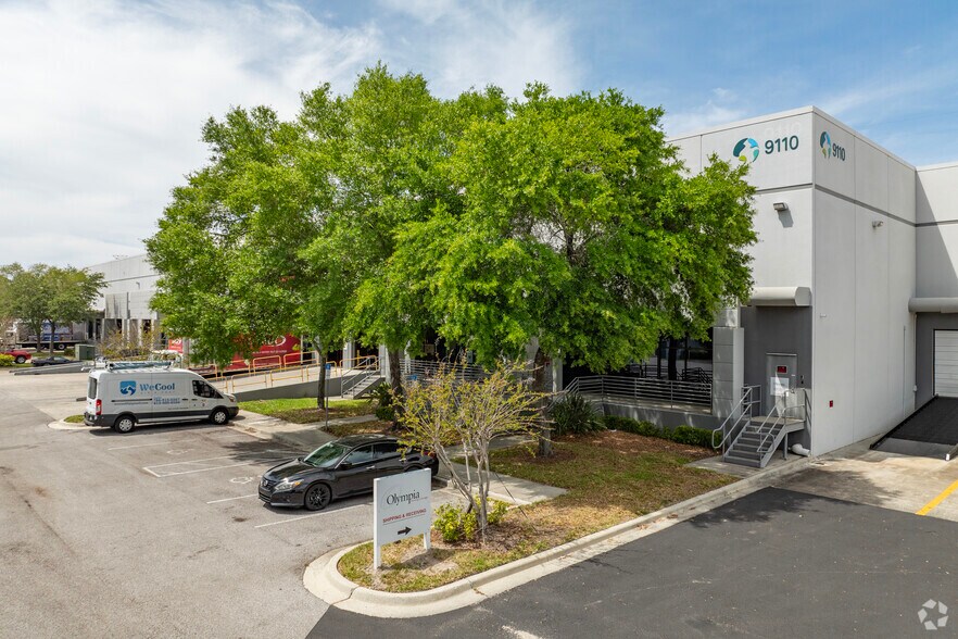 More Photos Of 9110 King Palm Dr, Tampa Warehouse For Lease