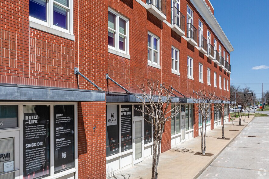 More Photos Of 206 SW 8th St, Bentonville Apartments For Lease