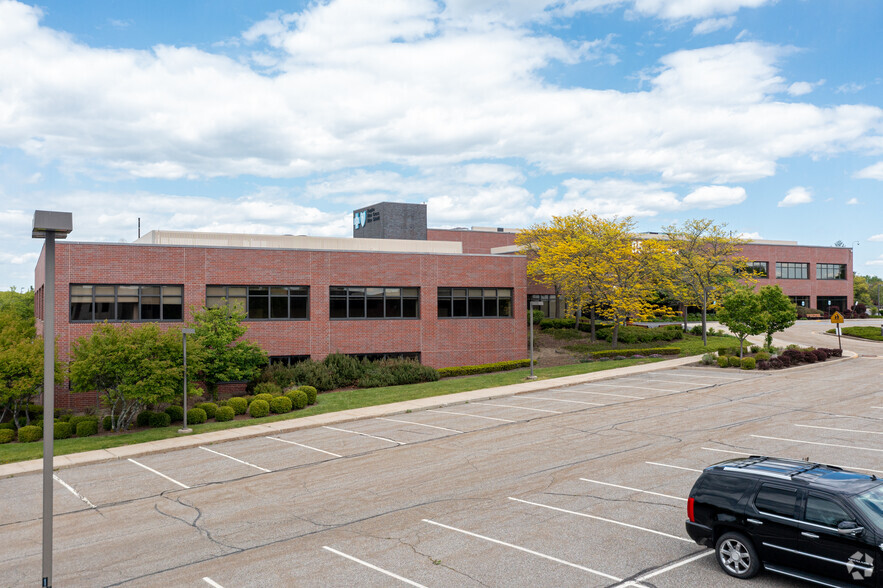 Primary Photo Of 85 Crystal Run Rd, Middletown Office For Lease