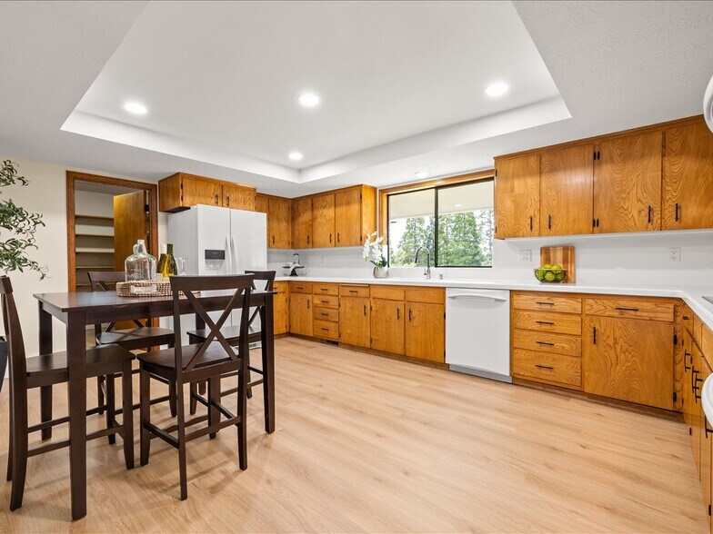 More Photos Of 115 NW Harmony Ln, Corvallis Specialty For Sale