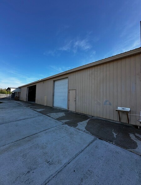 More Photos Of 291 American Spirit Rd, Winter Haven Warehouse For Lease